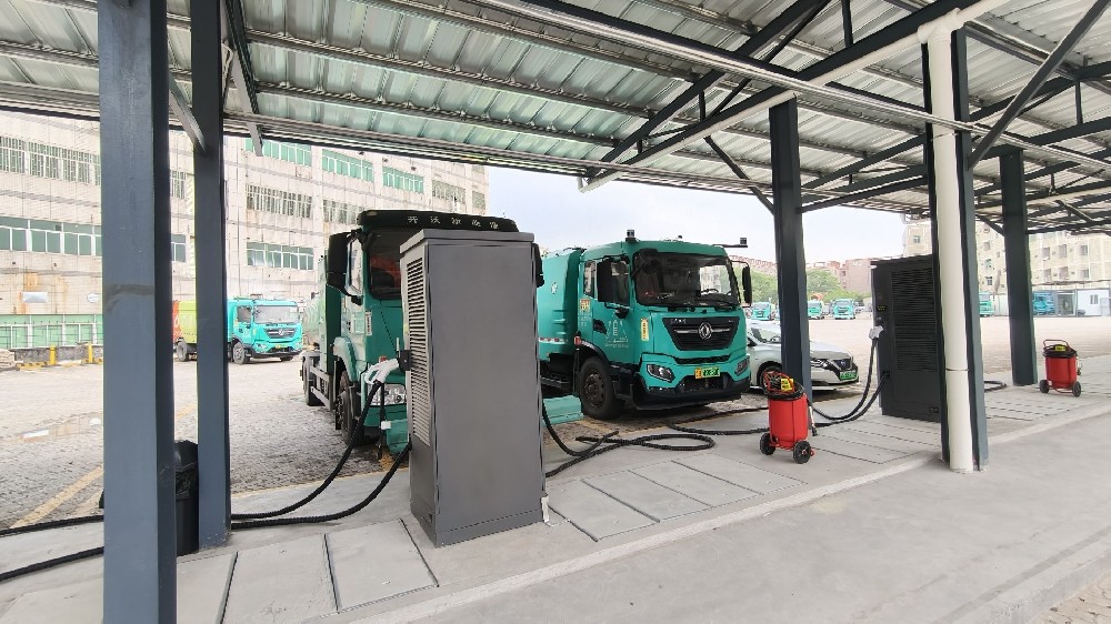 HD Truck Ultra Charging Station